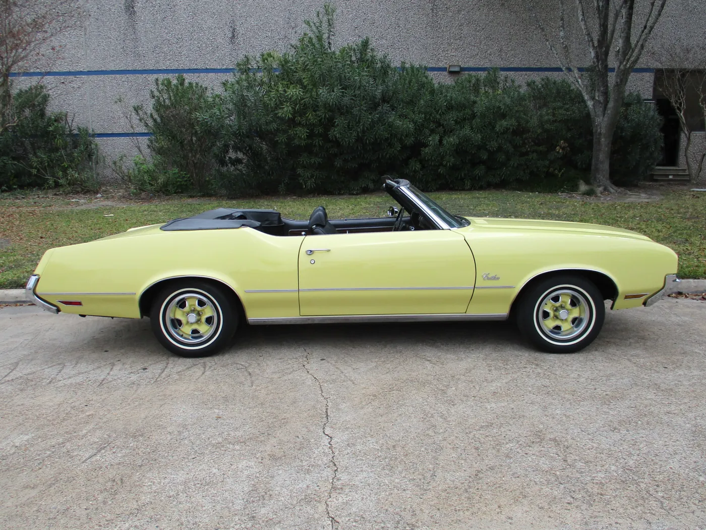 1972 Oldsmobile Cutlass Supreme Convertible