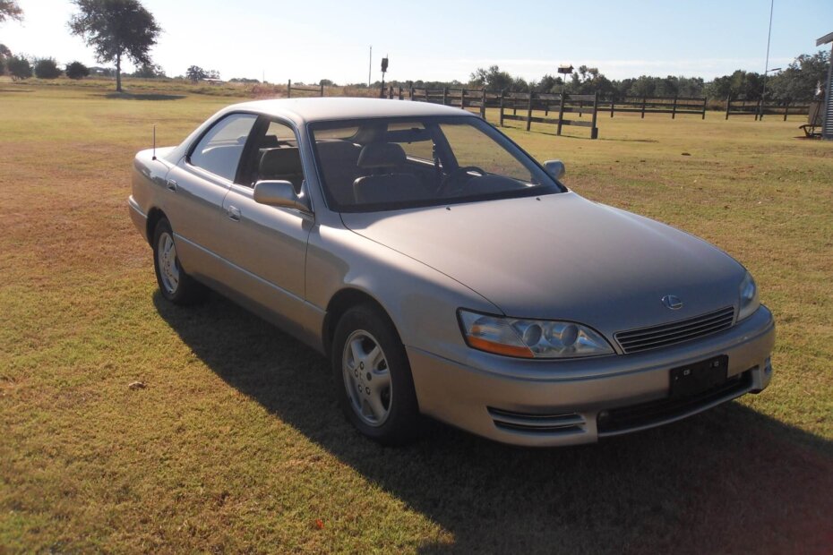 1994 Lexus ES null photo 4