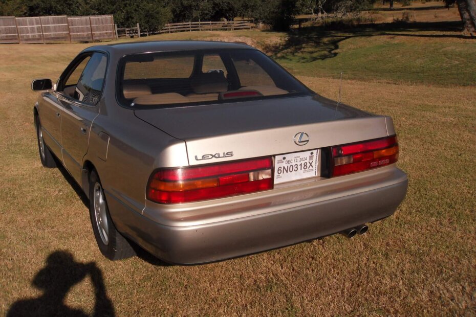 1994 Lexus ES null photo 9